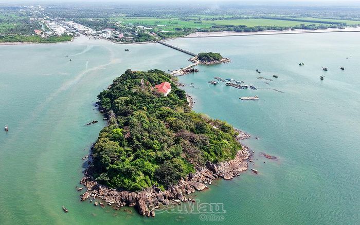 Mô hình nuôi biển bắt đầu hình thành và phát triển tại khu vực cụm đảo Hòn Đá Bạc.
