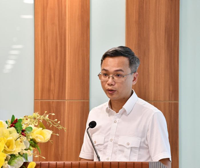 Ông Trần Thành Vinh - Phó Trưởng phòng Tổng hợp, KTNN chuyên ngành V - tham luận tại Tọa đàm. Ảnh: N. LỘC