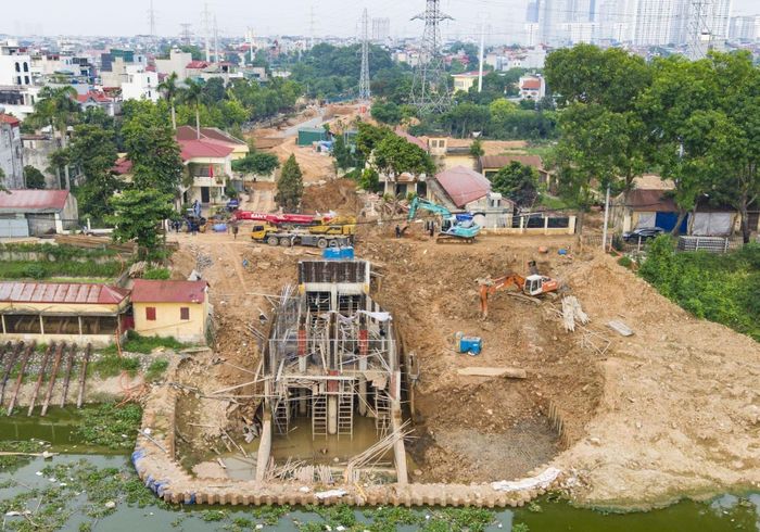 Hà Nội đang tăng tốc triển khai các dự án thoát nước, xử lý nước thải. Ảnh: Nguyễn Hài