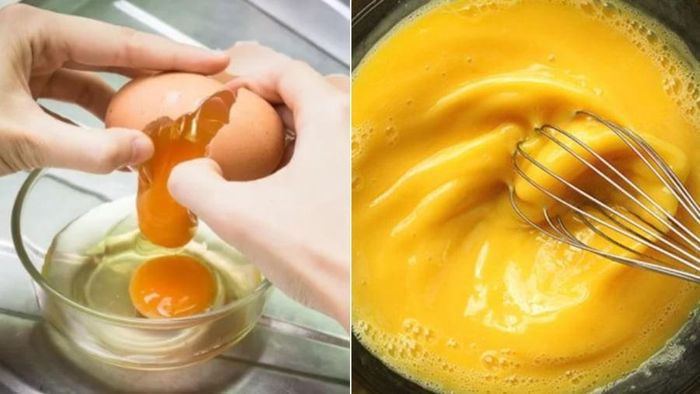 Thêm chút nước khi đánh trứng. Ảnh minh họa.