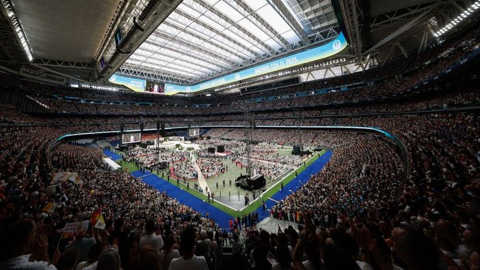 Hơn 70.000 người tham dự cuộc gặp gỡ với Giáo Hoàng Leo XIV tại Santiago Bernabéu
