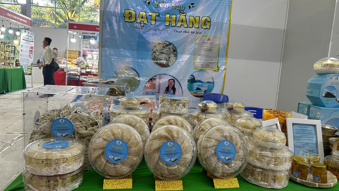 Một gian hàng trưng bày tại VietAgros.