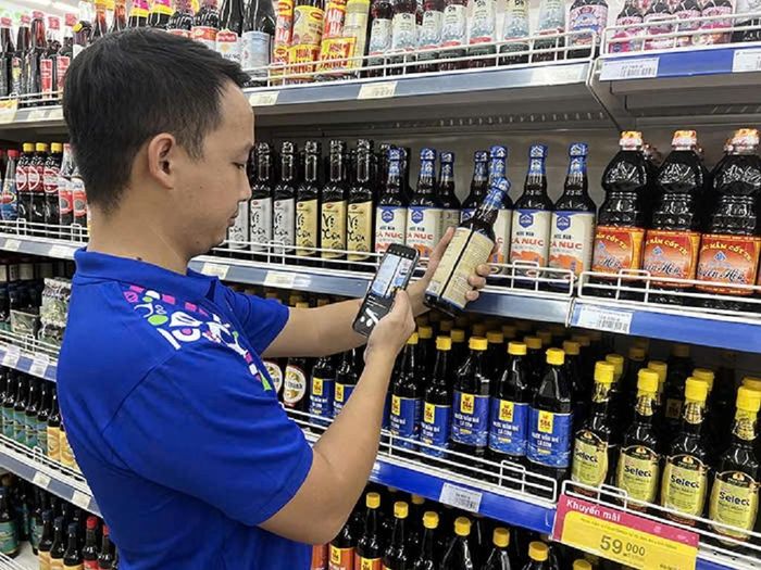 Sản phẩm OCOP Thanh Hóa được gắn mã QR truy xuất nguồn gốc và đưa lên các sàn thương mại điện tử, giúp người tiêu dùng dễ dàng tiếp cận thông tin và mua sắm trực tuyến.