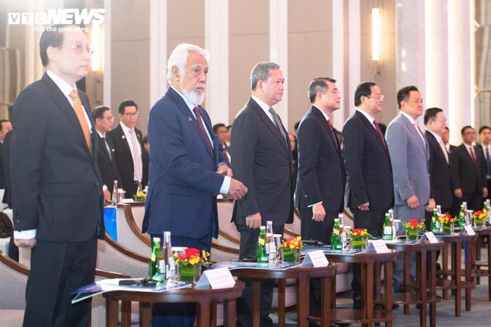 Thủ tướng Chính phủ Lê Minh Hưng, Thủ tướng Lào Sonexay Siphandone, Thủ tướng Campuchia Hun Manet, Thủ tướng Timor-Leste Kay Rala Xanana Gusmão, Thủ tướng Thái Lan Anutin Charnvirakul cùng Tổng thư ký ASEAN và đông đảo lãnh đạo cấp cao Việt Nam, các nước ASEAN tham dự lễ khai mạc.