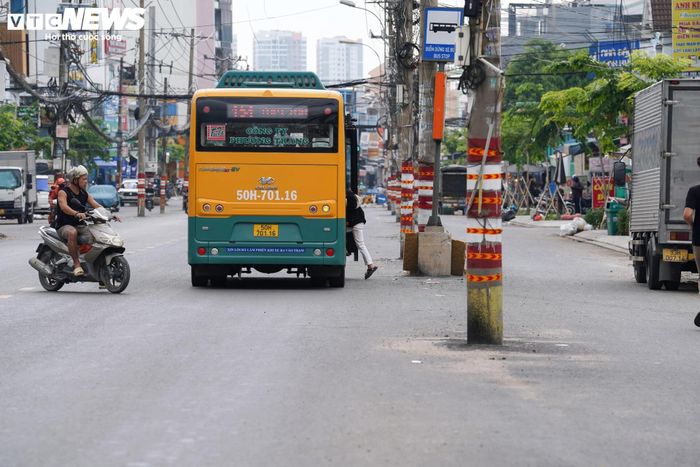 Ông Vũ Hoàng Lâm, người dân sinh sống tại phường Cát Lái, cho biết ngay từ khi dự án triển khai, nhiều hộ dân đã chấp hành chủ trương bàn giao mặt bằng, lùi nhà vào sâu bên trong để phục vụ thi công.