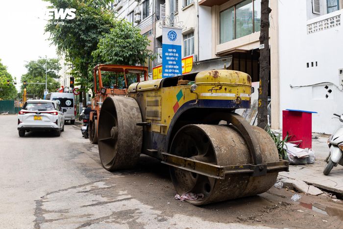 Để bù tiến độ, Trung tâm Quản lý hạ tầng kỹ thuật Hà Nội tăng cường kiểm tra hiện trường, yêu cầu các nhà thầu huy động tối đa nhân lực, thiết bị và tổ chức thi công liên tục. Ngày 23/5, Sở Xây dựng Hà Nội ban hành phương án phân luồng giao thông tại các tuyến phố trung tâm, tạo điều kiện đẩy nhanh tiến độ từ nay đến ngày 15/6.