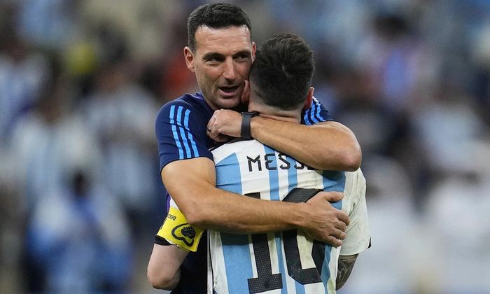 HLV Lionel Scaloni lên tiếng đính chính về phát biểu trước đó. (Nguồn: AP)