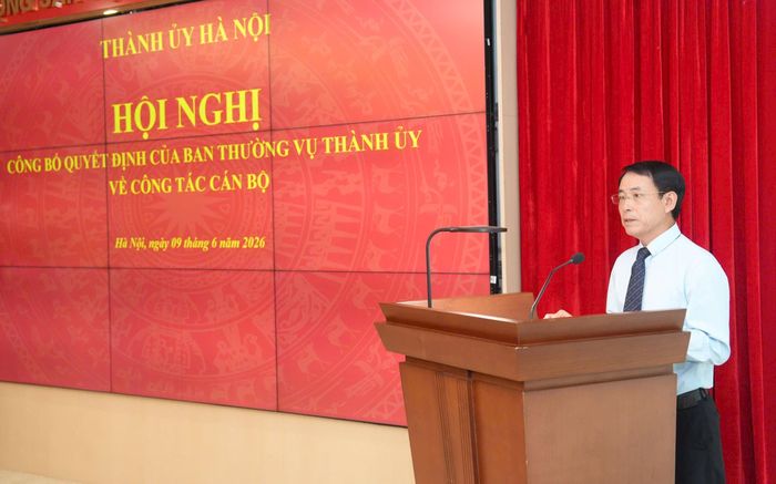 Phó Bí thư Thường trực Thành ủy Hà Nội Nguyễn Trọng Đông phát biểu tại hội nghị. Ảnh: Phạm Hùng