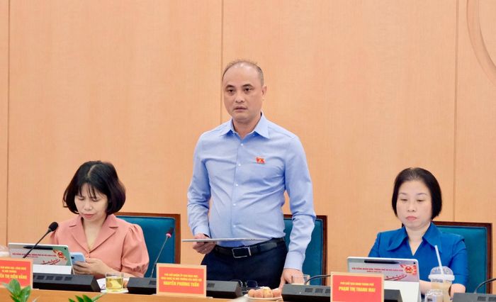 Phó Chủ nhiệm Ủy ban Khoa học, Công nghệ và Môi trường của Quốc hội Nguyễn Phương Tuấn phát biểu tại cuộc họp. Ảnh: Thành An