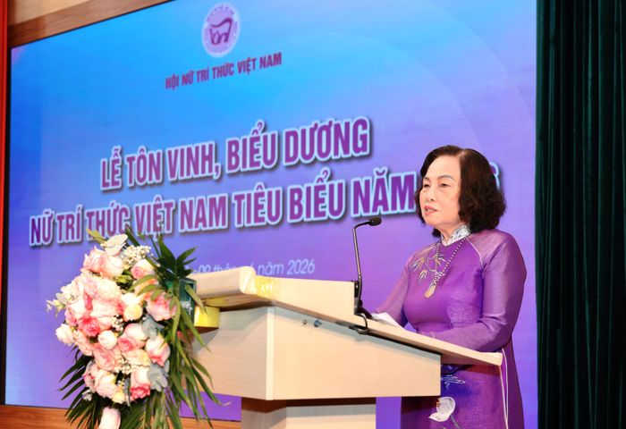 GS.TS. Lê Thị Hợp, Chủ tịch Hội Nữ trí thức Việt Nam phát biểu. Ảnh: BTC