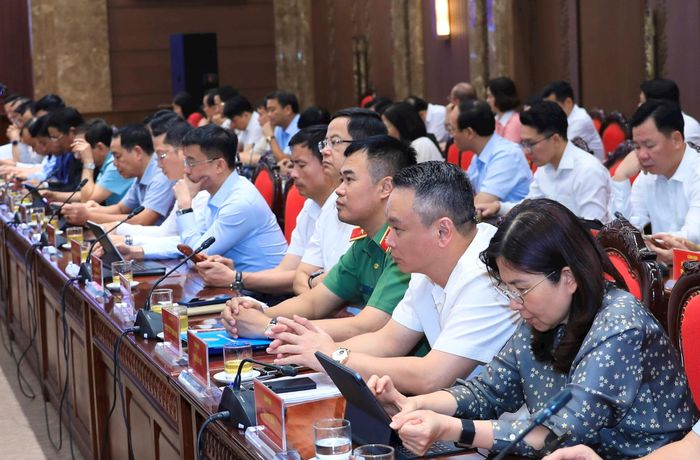 Các đại biểu tham dự hội nghị tại điểm cầu Thành ủy Hà Nội. Ảnh: Quang Thái