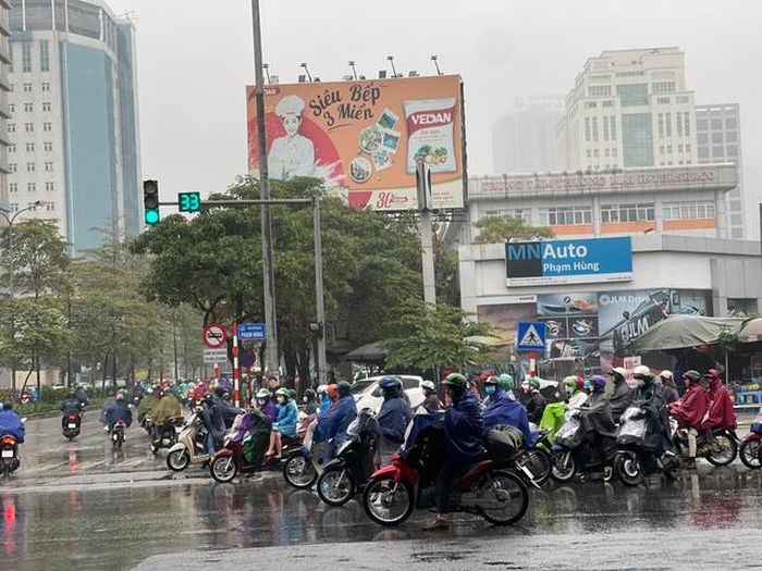 Do có mưa, thời tiết Hà Nội mát mẻ, mức nhiệt thấp nhất từ 22-25 độ. Ảnh: T.H