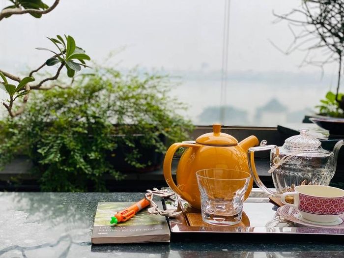 Bàn trà theo hướng cổ điển và tinh tế.