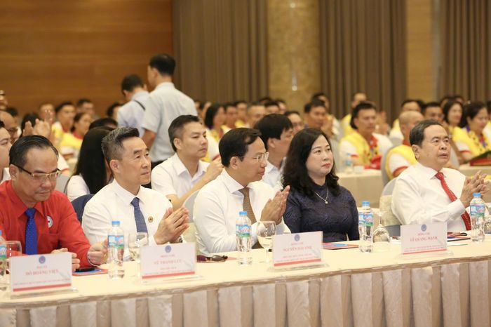 Chủ tịch Quốc hội Trần Thanh Mẫn, Bộ trưởng Bộ Y tế Đào Hồng Lan và các đại biểu tại chương trình.