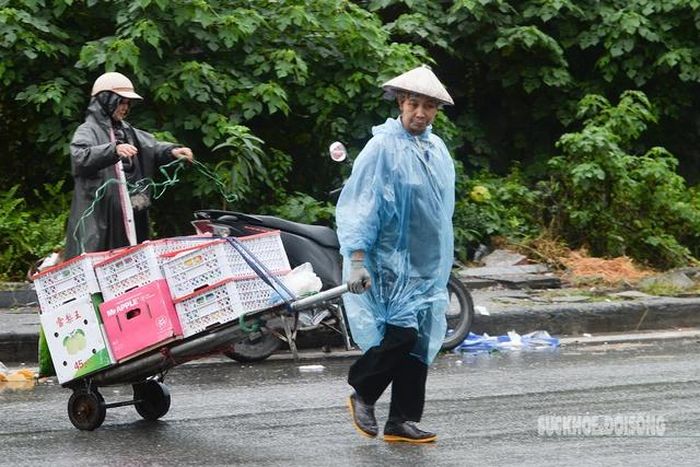 Không khí lạnh khiến nhiều nơi nhiệt giảm đến 10 độ. Ảnh: Tuấn Anh