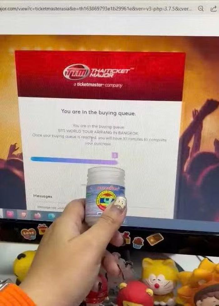 Dù ai cũng biết thứ quyết định vẫn là vận may và tốc độ mạng, những video giải trí này vẫn khiến cộng đồng ARMY bật cười vì quá đáng yêu. - Video: @sai_vimol00