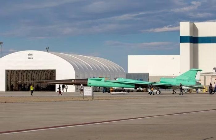Và cột mốc quan trọng đã tới vào tháng 10/2025, khi máy bay X-59 QueSST do Lockheed Martin đã thực hiện chuyến bay đầu tiên ở tốc độ cận âm, dịch vụ giám sát hàng không Flightradar24 ghi nhận điều này.