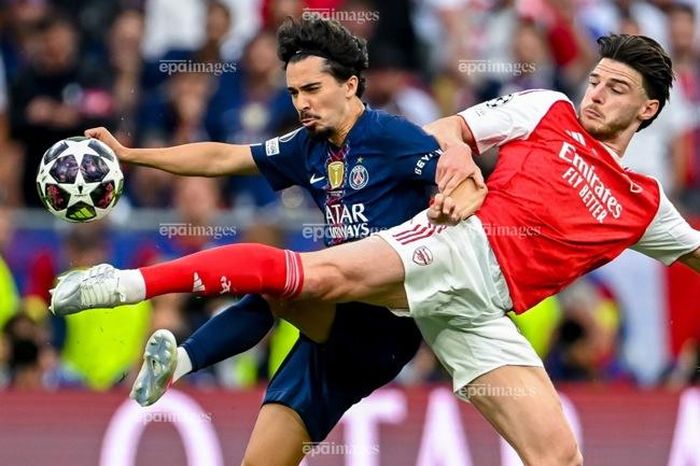 HLV Tuchel chọn tiền vệ Declan Rice của Arsenal làm đội phó Tam sư. Ảnh: EPA.