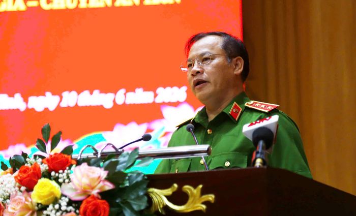  Thượng tướng Nguyễn Văn Long, Thứ trưởng Bộ Công an phát biểu tại buổi lễ công bố thư khen của Thủ tướng chính phủ. Ảnh: N. TÂN 