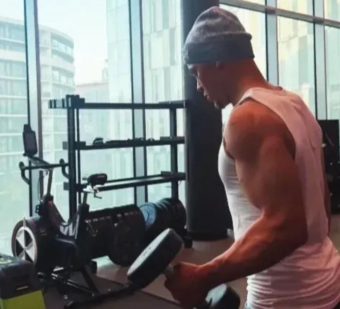  Kai tích cực phát triển cơ bắp. 