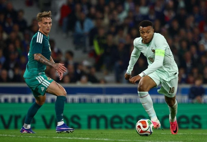 Mbappe sẽ là đối trọng của Messi.