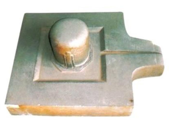 Phát hiện Linga Yoni tại tháp giữa Hòa Lai năm 1989