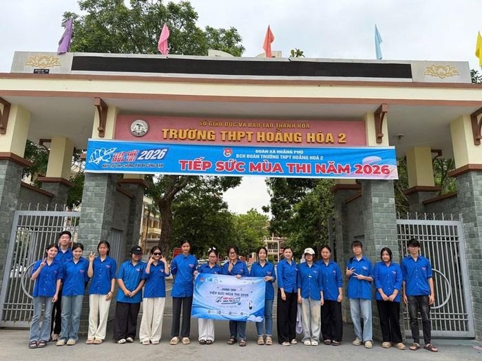 Các tình nguyện viên đã sẵn sàng hỗ trợ tại Kỳ thi