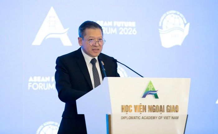 Thứ trưởng Bộ Ngoại giao Thái Lan Sarun Charoensuwan