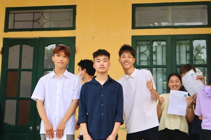Thí sinh làm thủ tục thi tại Trường THPT Xuân Trường B - tỉnh Ninh Bình