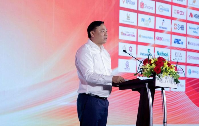 Đại tá Nguyễn Tiến Đạt - Phó Giám đốc Công an TP. Hà Nội, Chủ tịch CLB CAHN phát biểu tại buổi lễ