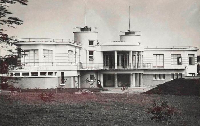 Câu lạc bộ Pháp ở Vinh (Nghệ An) trước 1945. Ảnh tư liệu