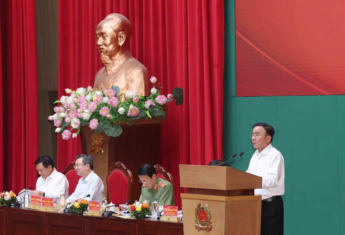 Đồng chí Trần Cẩm Tú, Ủy viên Bộ Chính trị, Thường trực Ban Bí thư phát biểu chỉ đạo hội thảo. Ảnh: Phương Hoa - TTXVN