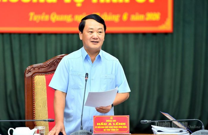 Đồng chí Bí thư Tỉnh ủy Tuyên Quang Hầu A Lềnh phát biểu chỉ đạo tại hội nghị. Ảnh: Báo Tuyên Quang.