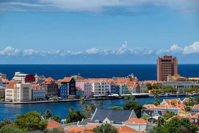 Một góc Thủ đô Willemstad của quốc đảo Curaçao (curacao.com).