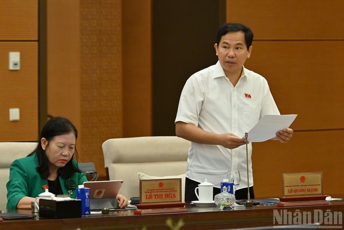 Tổng Thư ký Quốc hội, Chủ nhiệm Văn phòng Quốc hội Lê Quang Mạnh phát biểu mở đầu phiên họp.