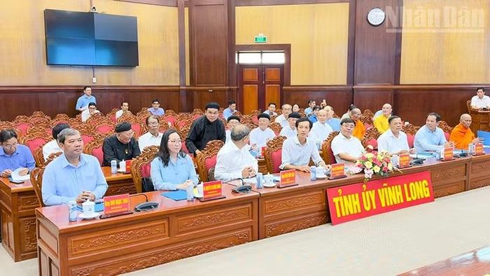 Đại biểu tham dự hội nghị.