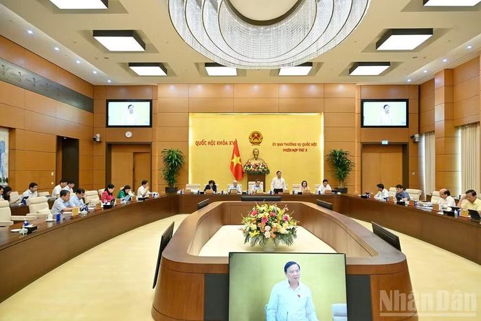 Quang cảnh phiên họp sáng 10/6. (Ảnh: THỦY NGUYÊN)