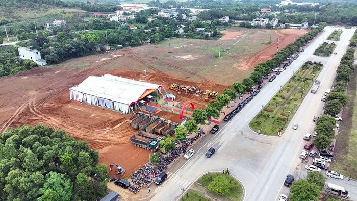 Dự án xây dựng nhà ở cho lực lượng vũ trang Công an nhân dân tại phường An Tường có tổng diện tích sử dụng đất là 5,5ha với quy mô 822 căn hộ.