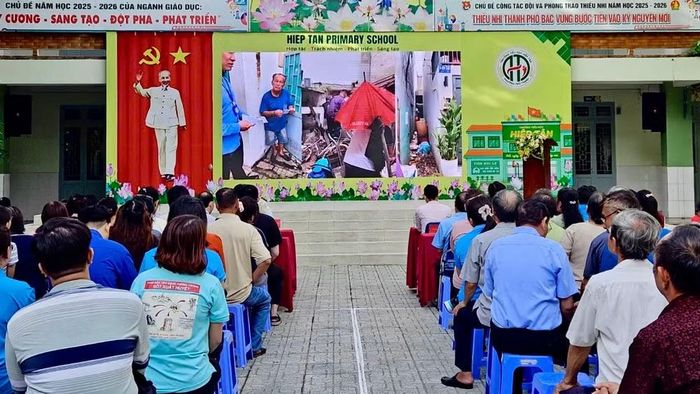 Phường Phú Thạnh tổ chức tuyên truyền thông tin về phòng ngừa sốt xuất huyết trong cộng đồng.
