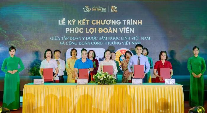 Ký kết Chương trình phúc lợi đoàn viên của Tập đoàn Y dược Sâm Ngọc Linh Việt Nam và Công đoàn Công thương.