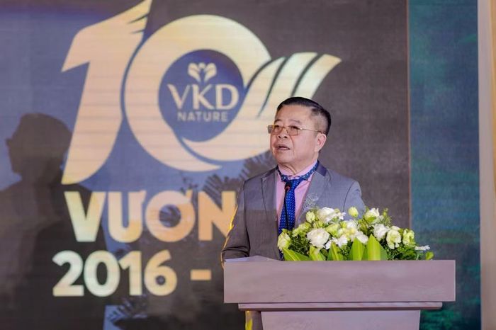 Ông Võ Kim Cự, Chủ tịch Tập đoàn Y dược Sâm Ngọc Linh Việt Nam phát biểu khai mạc tại Lễ kỷ niệm 10 năm thành lập Tập đoàn.
