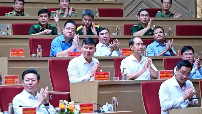 Các đại biểu đến từ các ban, bộ, ngành trung ương, địa phương.