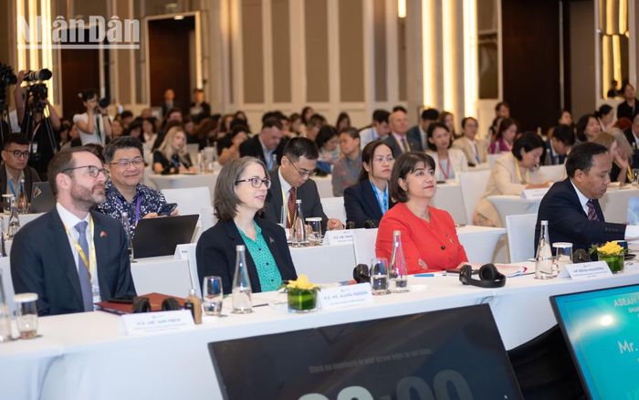 Tiến sĩ Nguyễn Anh Tuấn cũng nêu ra 3 trụ cột chiến lược, bao gồm tối ưu hóa nguồn nội địa, bảo đảm dự trữ chiến lược và duy trì nguồn điện nền ổn định.