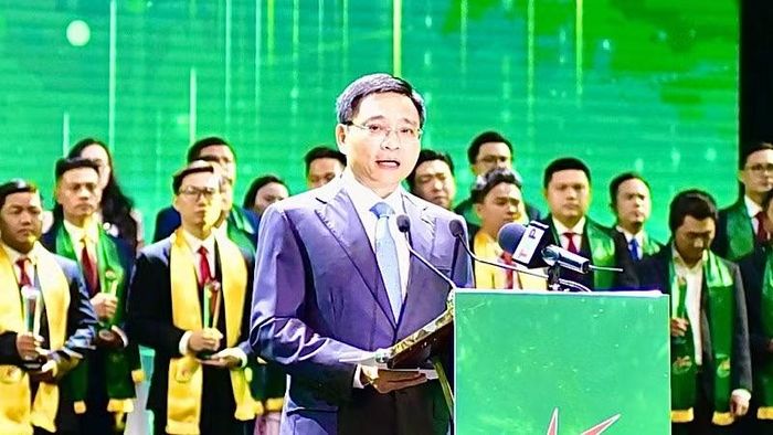 Phó Thủ tướng Chính phủ Nguyễn Văn Thắng phát biểu tại Lễ trao danh hiệu Doanh nhân trẻ khởi nghiệp xuất sắc năm 2026.