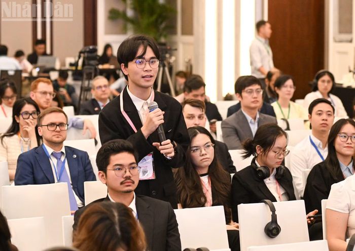Khu vực ASEAN cần tăng cường mở rộng thị trường xuất khẩu và đi sâu vào chuỗi cung ứng toàn cầu, kết hợp với xây dựng nguồn nhân lực trong các lĩnh vực mới như AI, năng lượng tái tạo, Fintech...