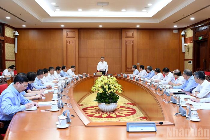 Quang cảnh cuộc làm việc.
