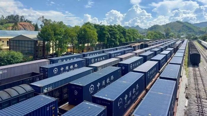 Tỉnh Lào Cai kiến nghị ngành đường sắt nghiên cứu, xem xét điều chỉnh giảm giá cước vận chuyển hàng hóa liên vận quốc tế từ ga Lào Cai đến ga Lào Cai biên giới và ngược lại.