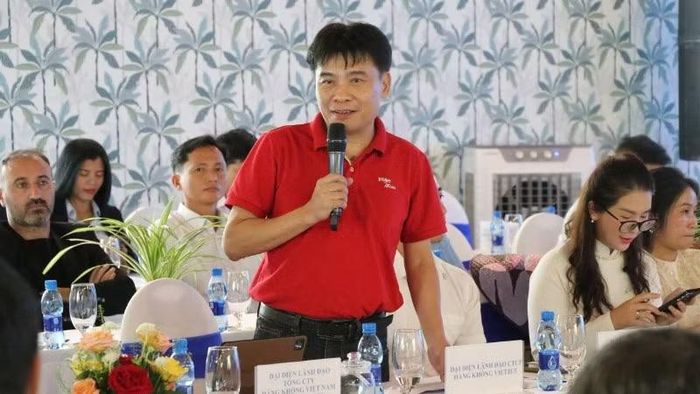 Các đại biểu trao đổi, góp ý tại hội nghị.