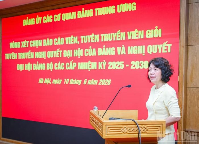 Đồng chí Nguyễn Thị Hoàng Vân, Phó Bí thư Đảng ủy các cơ quan Đảng Trung ương phát biểu khai mạc tại vòng xét chọn. (Ảnh: BẢO LONG)