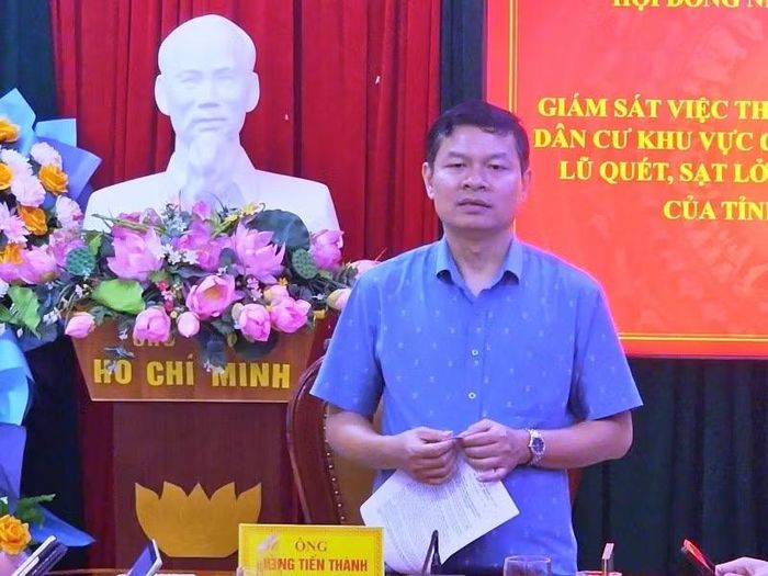 Lãnh đạo Ban Dân tộc Hội đồng nhân dân tỉnh Thanh Hóa phát biểu, trao đổi tại buổi giám sát.